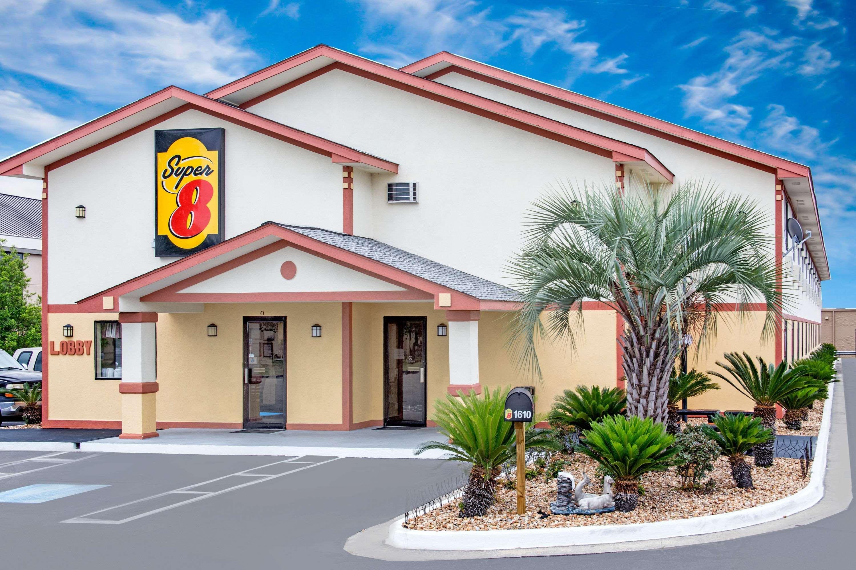 Super 8 By Wyndham Douglas Extérieur photo