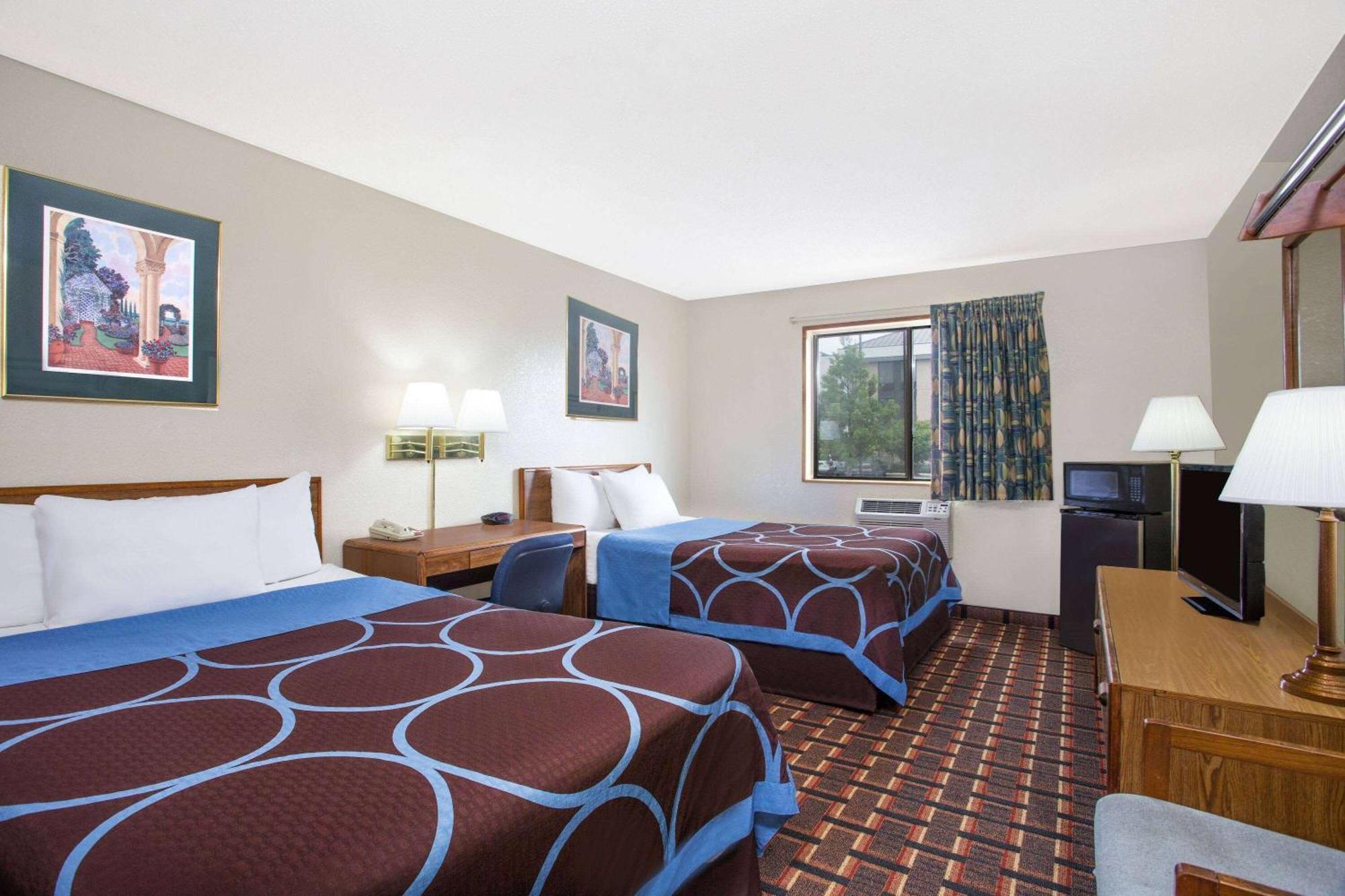 Super 8 By Wyndham Douglas Extérieur photo
